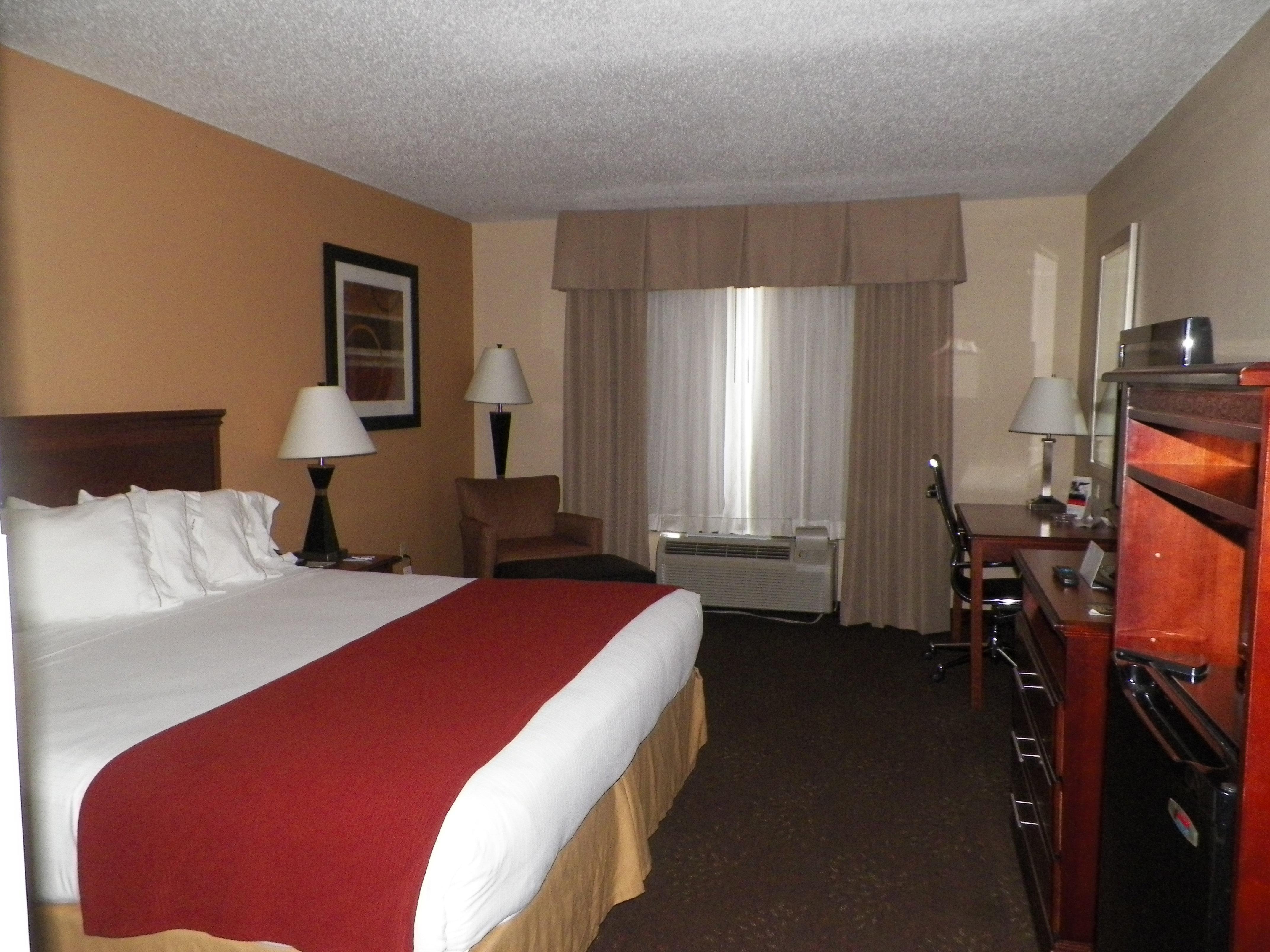 Holiday Inn Express Hotel & Suites Forest By Ihg Exterior foto