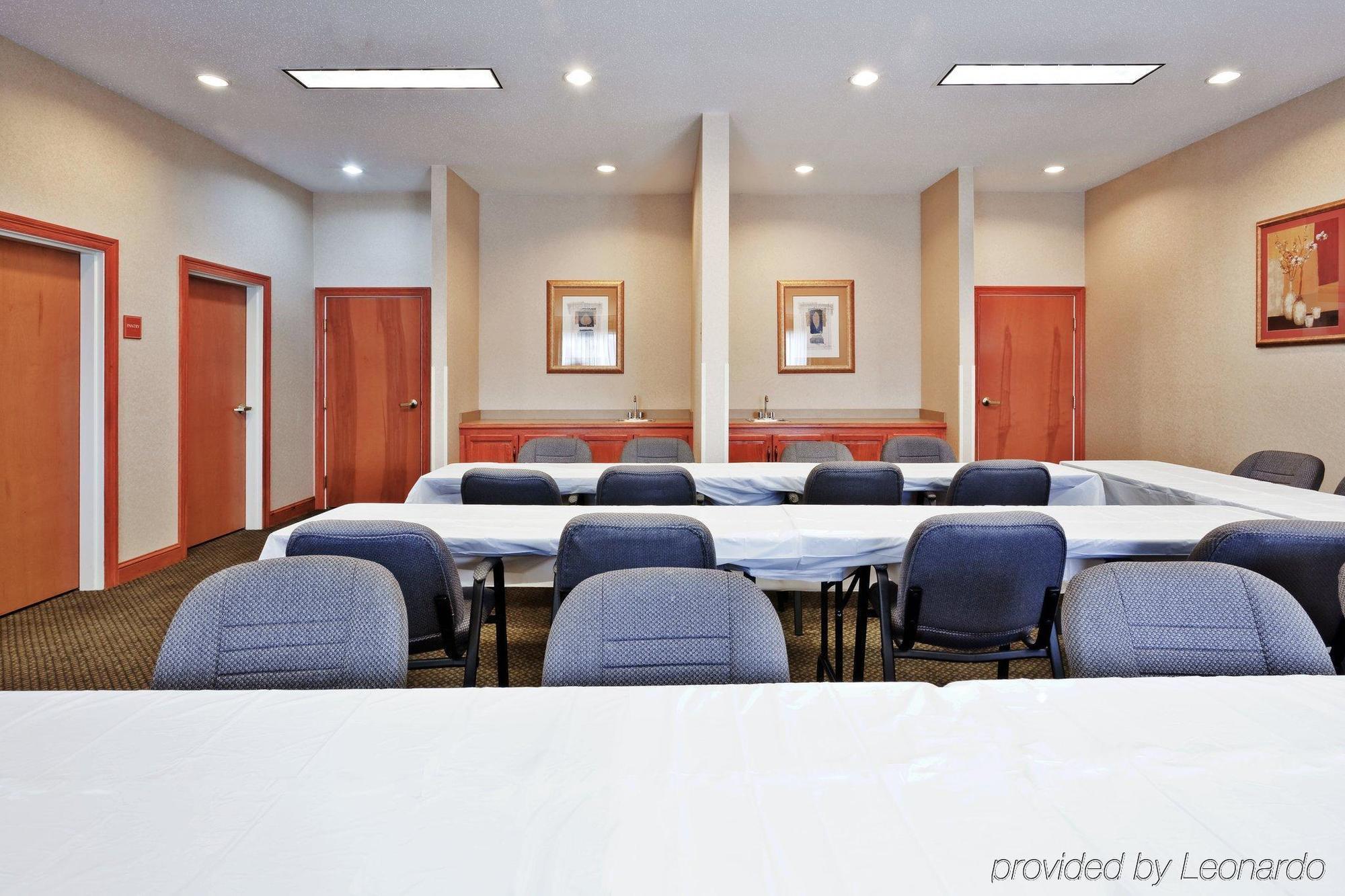 Holiday Inn Express Hotel & Suites Forest By Ihg Facilidades foto